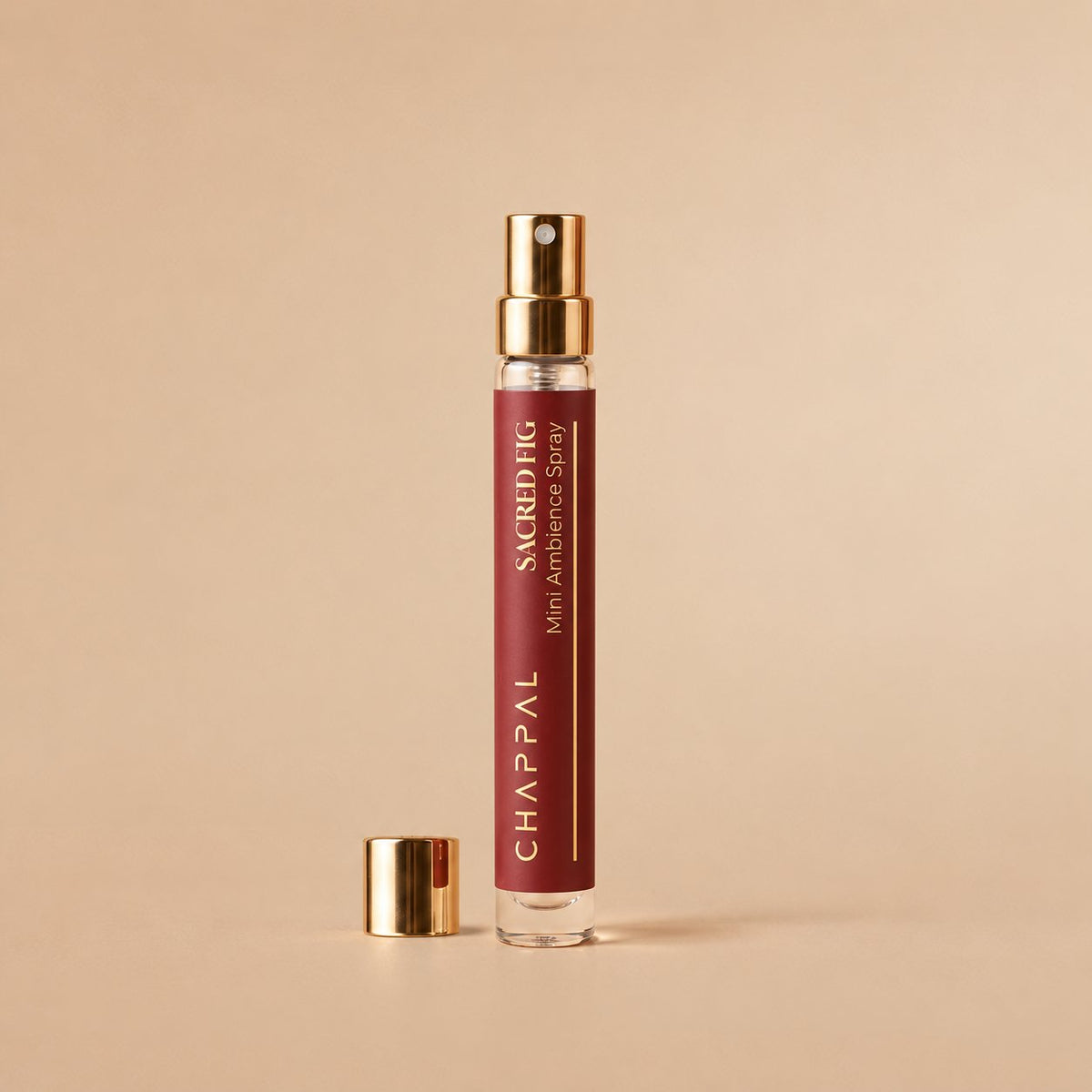 Sacred Fig – İncir ve Sandal Ağacı Notalı Ambiance Sprey – 10 ml, altın kapaklı mini sprey; sıcak bej fon — CHAPPAL